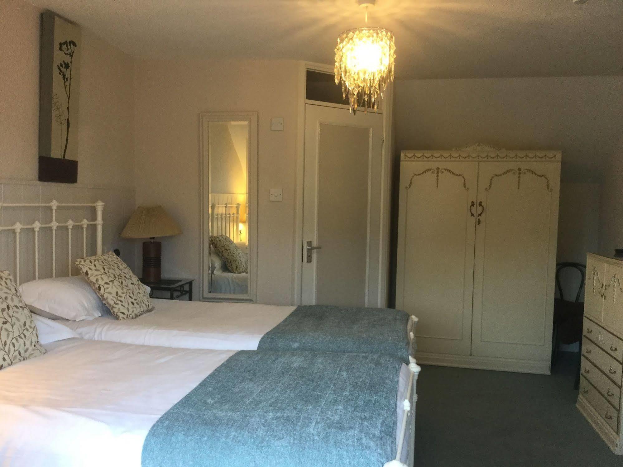 The Groveside Guest House Сидмаут Экстерьер фото